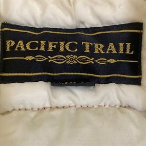 XL, puffer vest. Red on the outside, cream color inside.